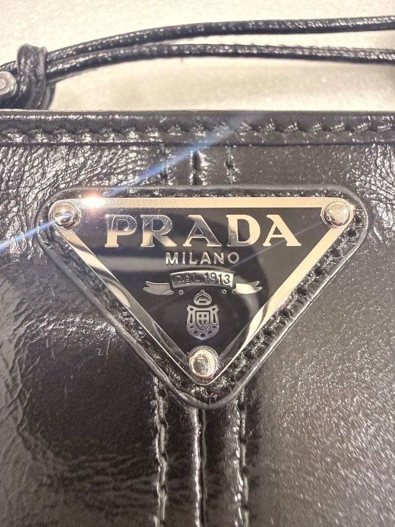 PRADA ソフトルックスレザー 二つ折り財布