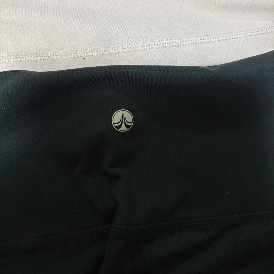 lavaラバ　ピンクタンクトップと黒レギンスセット