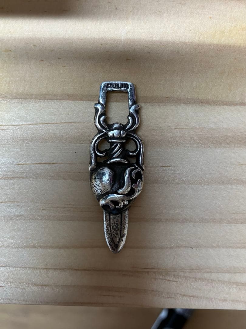 CHROME HEARTS ダガーハート シルバーペンダントトップ