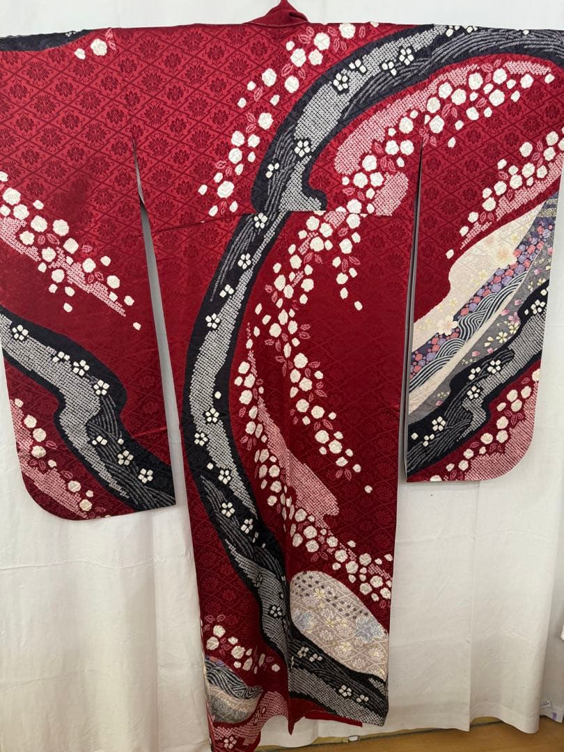 95)着物　振袖　未着用品　正絹　身丈172cm