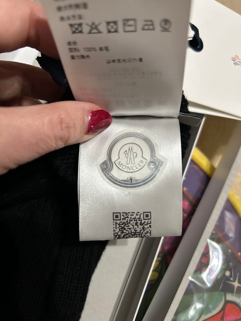 ［お値下げ中］モンクレール　手袋　Lサイズ　ブラック