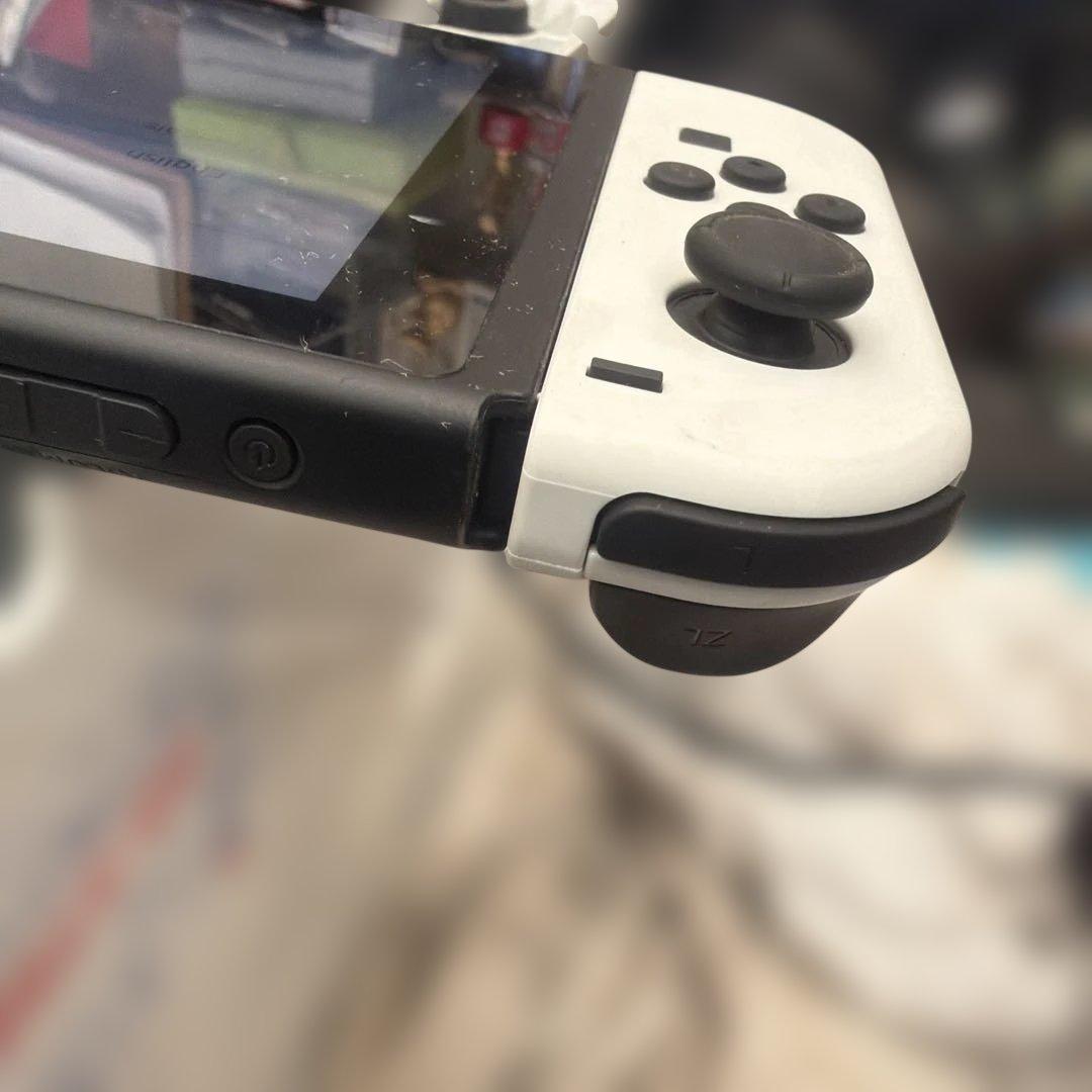 Nintendo Switch 本体 白/赤　Joy-Con
