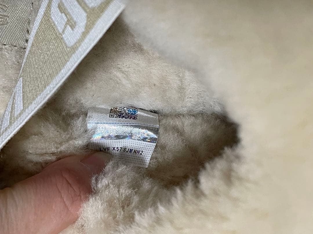 UGG ムートン　ファンケット　サンダル　マスタードシード