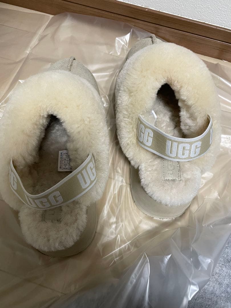 UGG ムートン　ファンケット　サンダル　マスタードシード