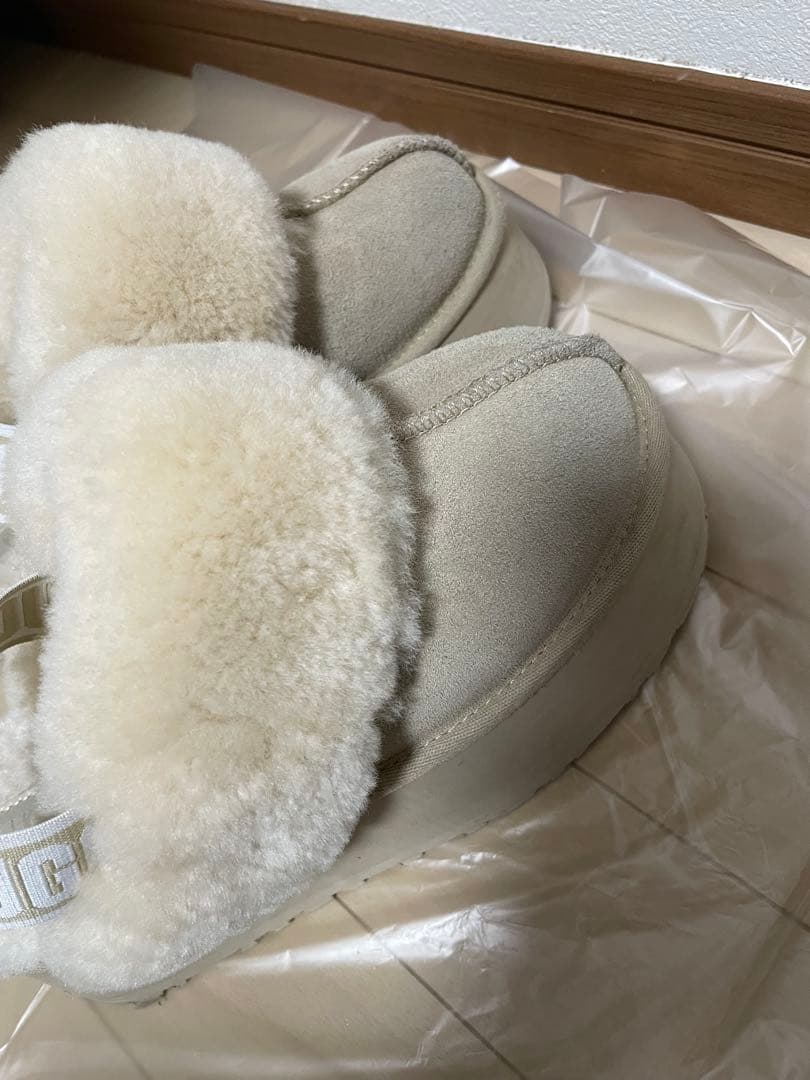 UGG ムートン　ファンケット　サンダル　マスタードシード