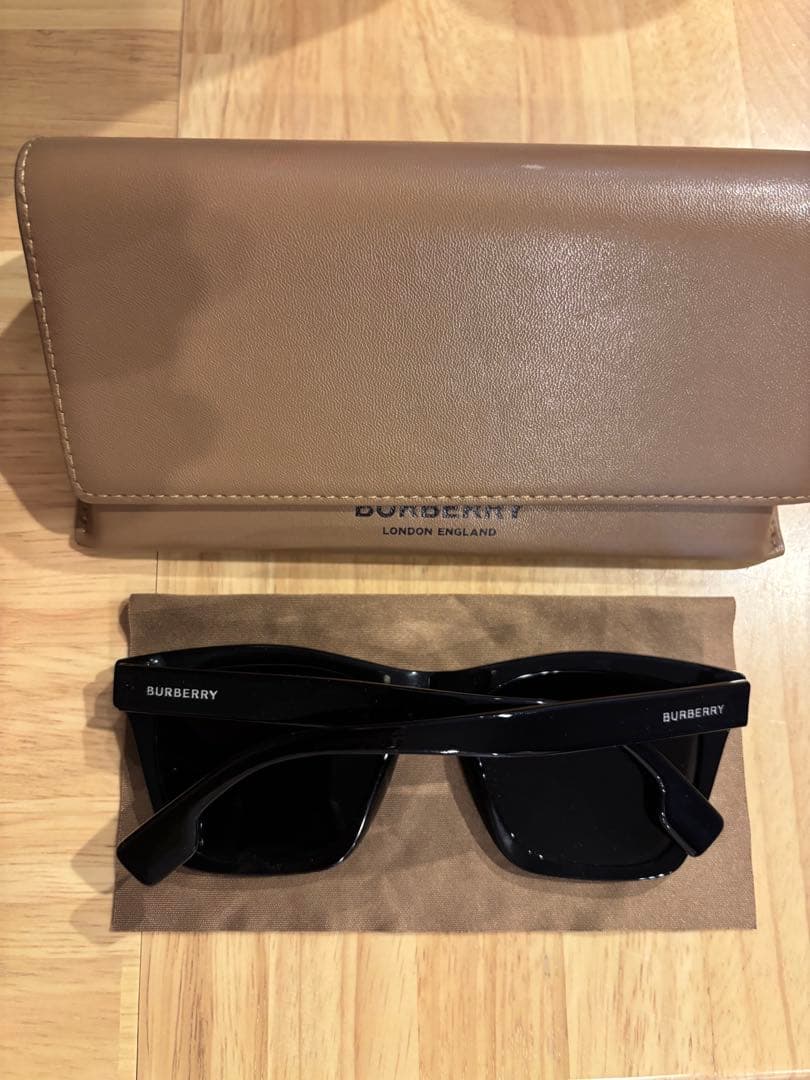 BURBERRY/バーバリー　サングラス　スクエア　メガネ