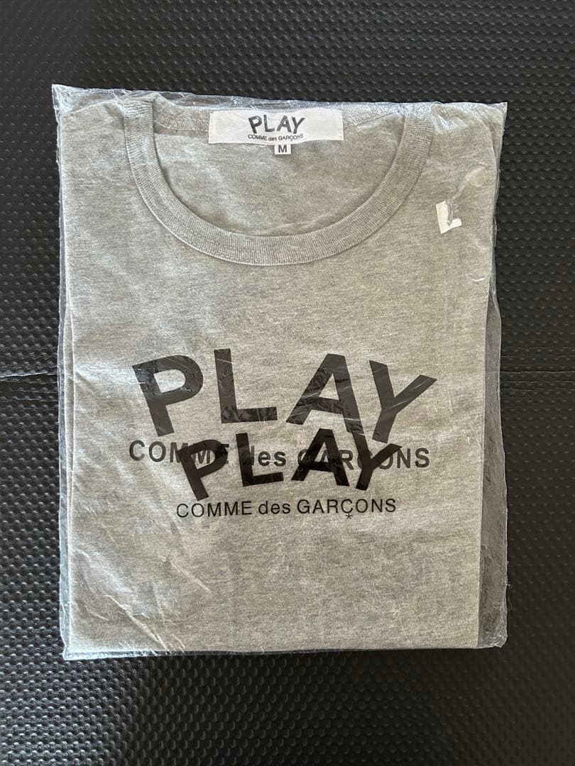 【オウ】新品 COMME des GARÇONS PLAY Tシャツ