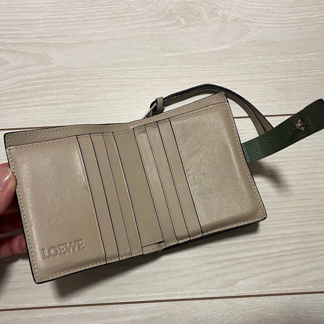 ロエベ 2つ折り 財布