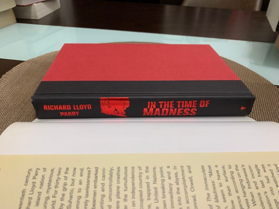洋書 IN THE TIME OF MADNESS