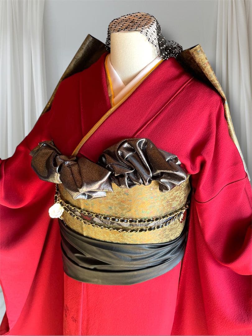 着物通絶賛 山本寛斎 赤 ファーショール付き 振袖 フルセット