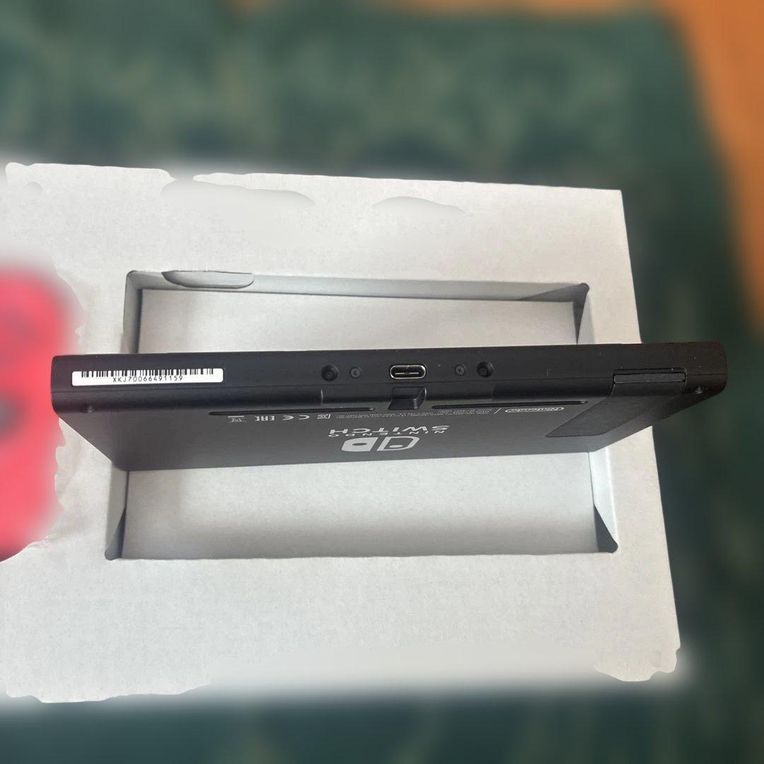 【美品】　Nintendo Switch 本体　新型モデル