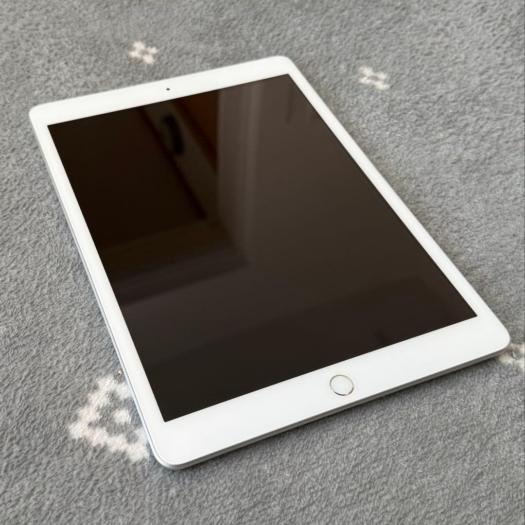K*u様 【早い者勝ち】iPad 第8世代 32GB WIFIモデル 美品