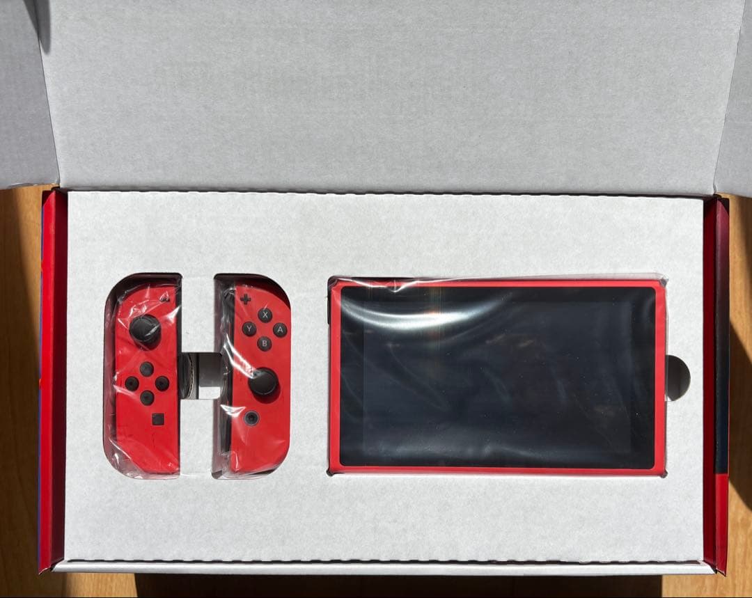 【新品未使用品】Nintendo Switch本体 マリオレッド × ブルー