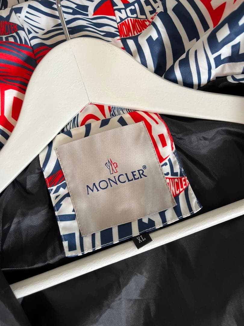 MONCLER 波模様ウィンドブレーカー　XL パーカー付き
