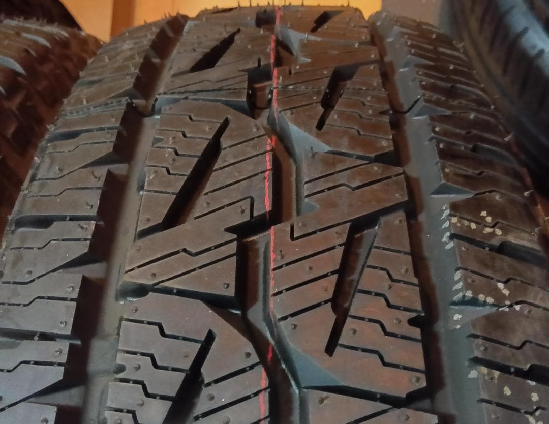 送料含その②　2本未使用ブリヂストンデューラーA/T001　205/70R15