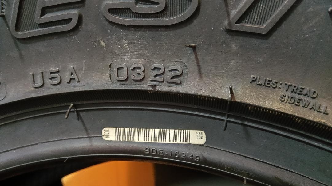 送料含その②　2本未使用ブリヂストンデューラーA/T001　205/70R15