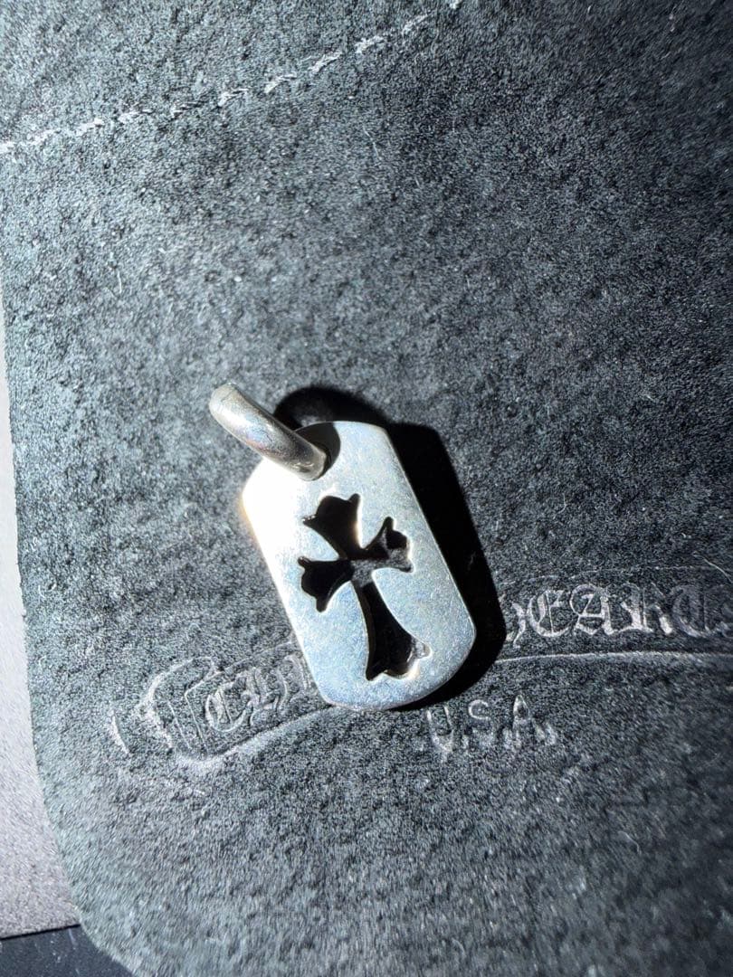 CHROME HEARTS タイニーカットアウト クロスドッグタグ