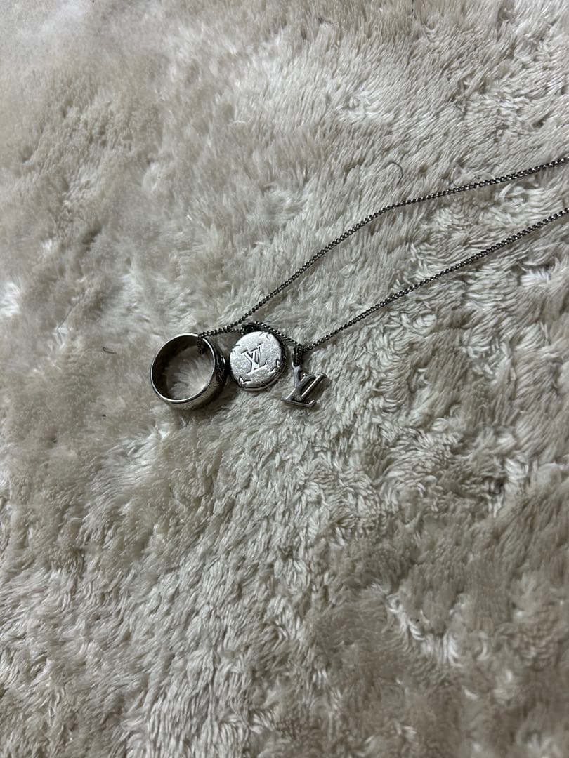 アクセサリー LOUIS VUITTON Monogram Charms Necklace