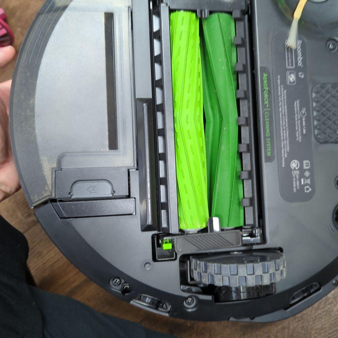 iRobot Roomba ルンバ i7　自動ゴミ収集付壊れあり写真で確認！