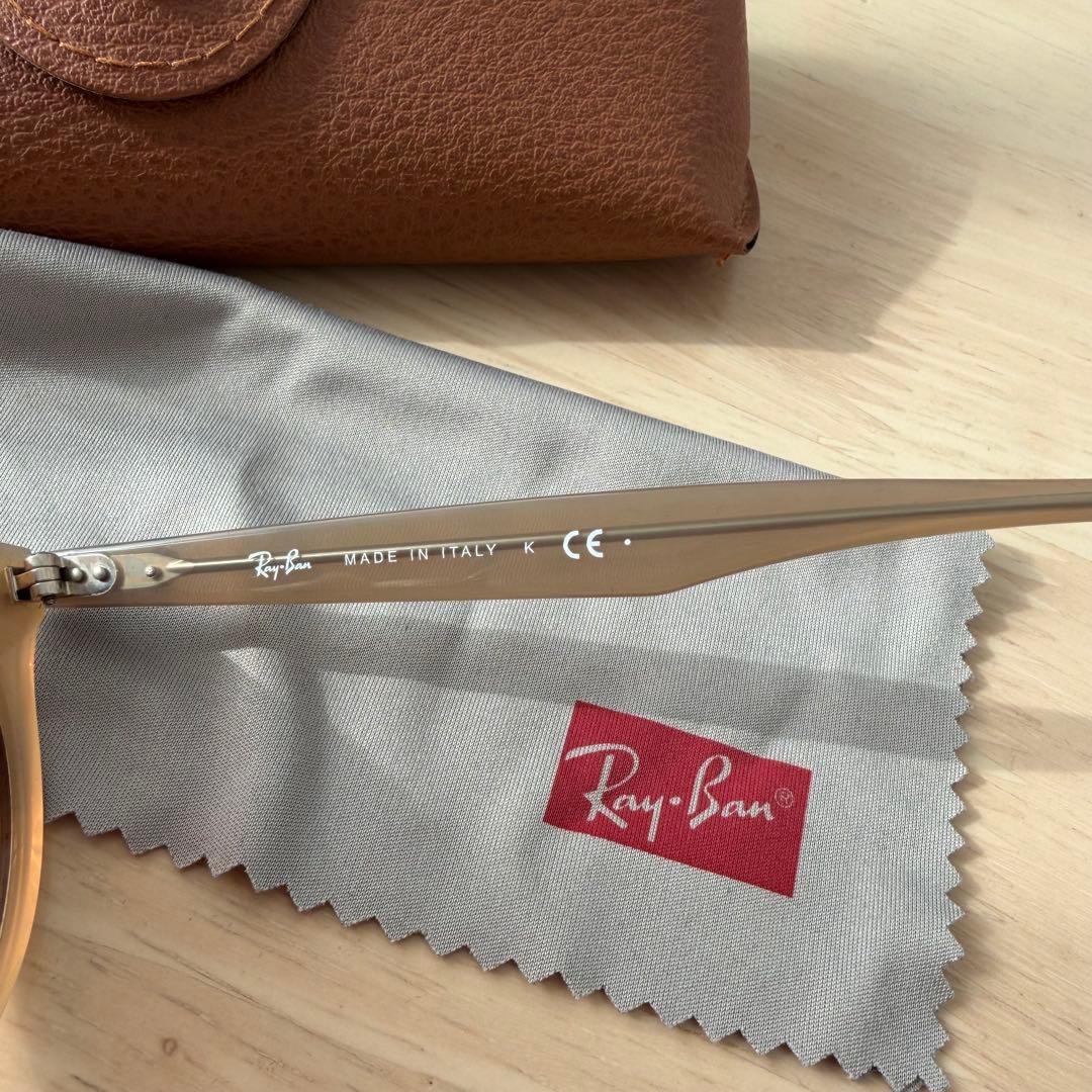 Ray-Ban ベージュ ラウンド型サングラス