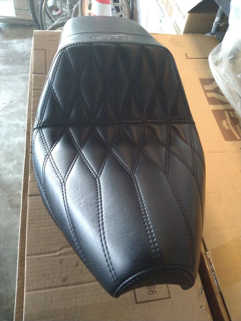 レブル250 Diablo ダイヤモンドキルティング シート 黒
