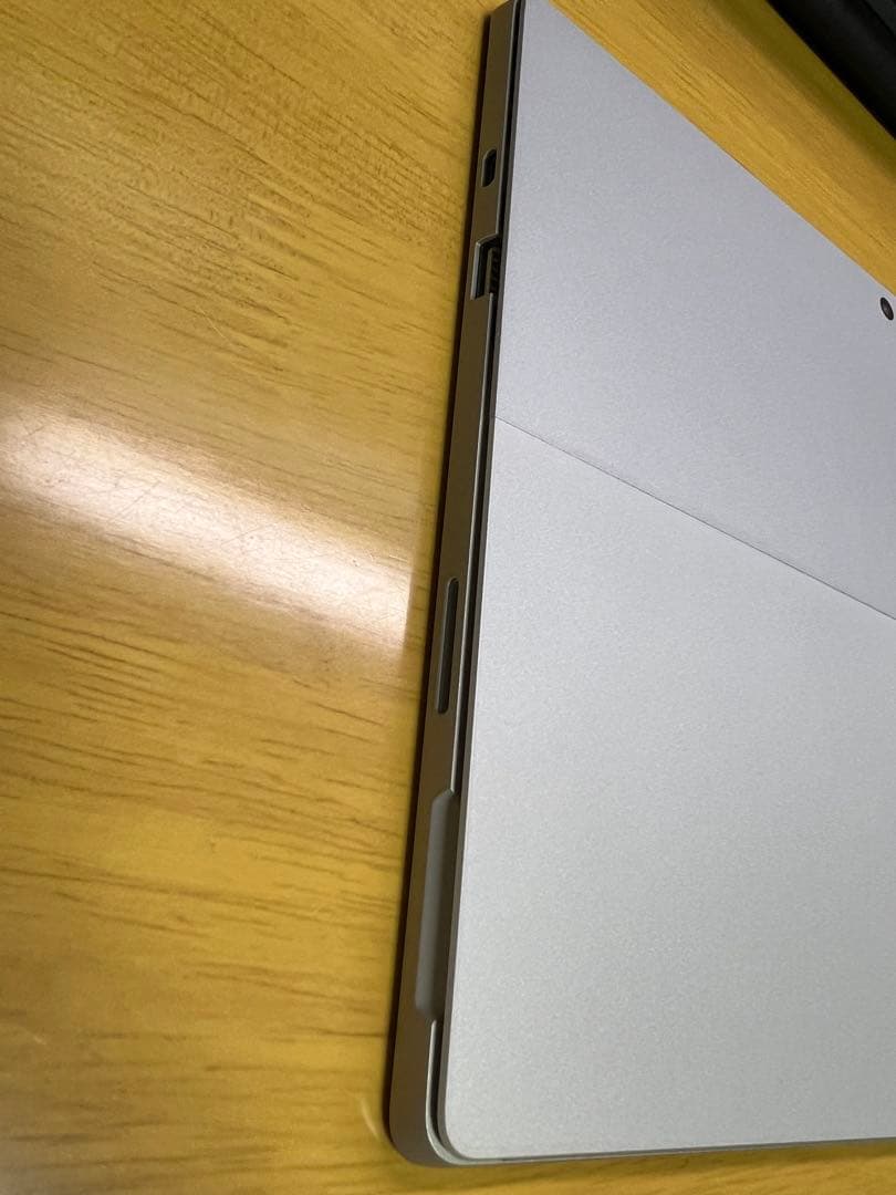 Microsoft Surface Pro7 本体