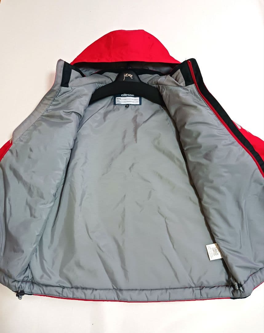 美品✨ellesse✨ スキーウェア140cmレッド　調節機能 フード取外し可能