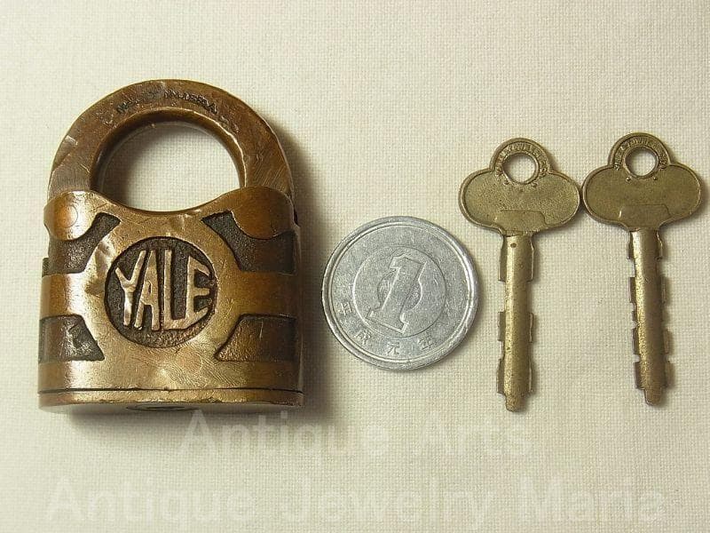 《p1036》【希少極ミニサイズ】 アンティーク YALE 南京錠 １９０２年