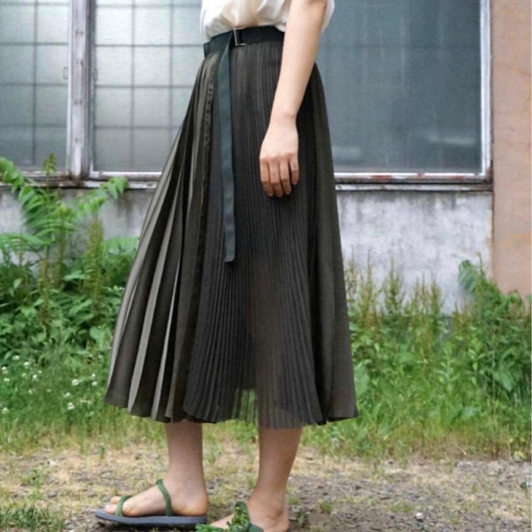 sacai サカイ プリーツスカート カーキ色 サイズ3