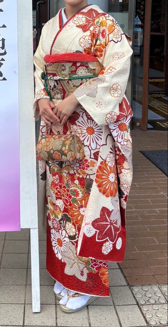 ぴーよんです。 古典柄　花柄振袖 成人式　フルセット　クリーニング済み