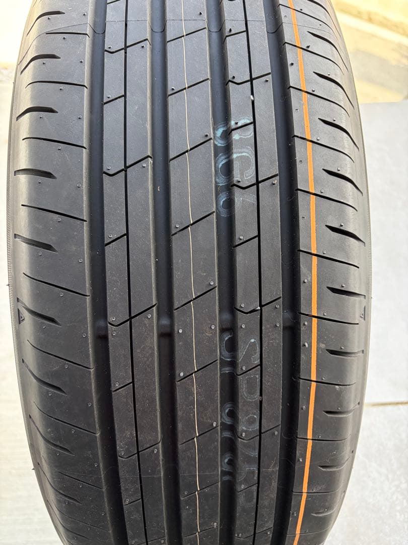 ❷(26年製)新車外し ほぼ新品 アルファード40 225/60R18 タイヤ
