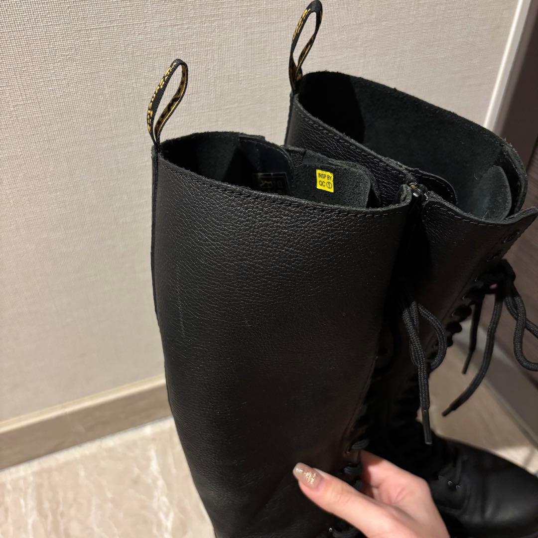 【(=^ェ^=)商品】Dr.Martens 20ホールブーツ