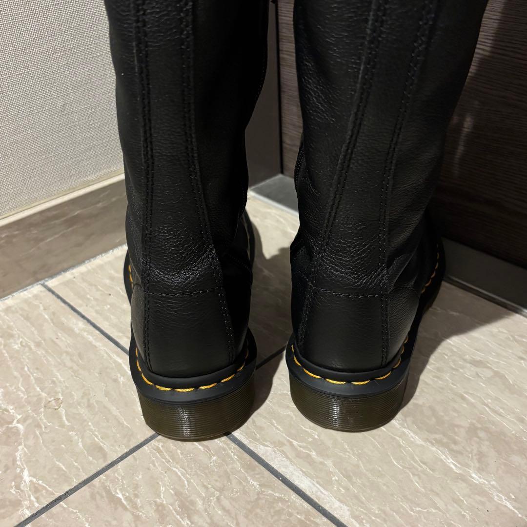 【(=^ェ^=)商品】Dr.Martens 20ホールブーツ