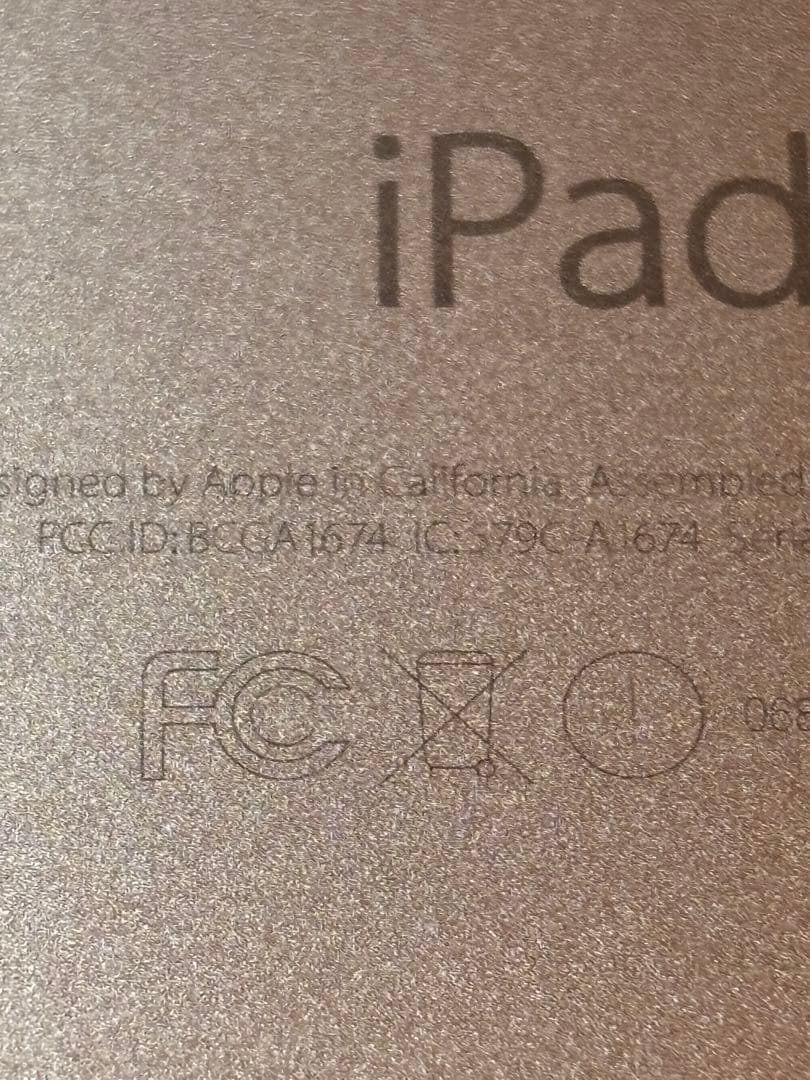 【中古美品】iPad Pro 9.7インチ MLPW2J/A