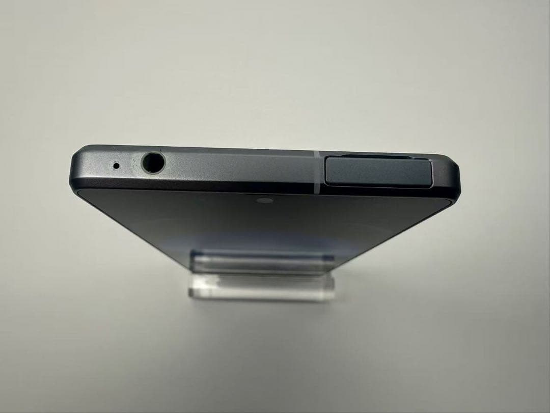 Aquos R8 SH-52D docomo simフリー ブルー