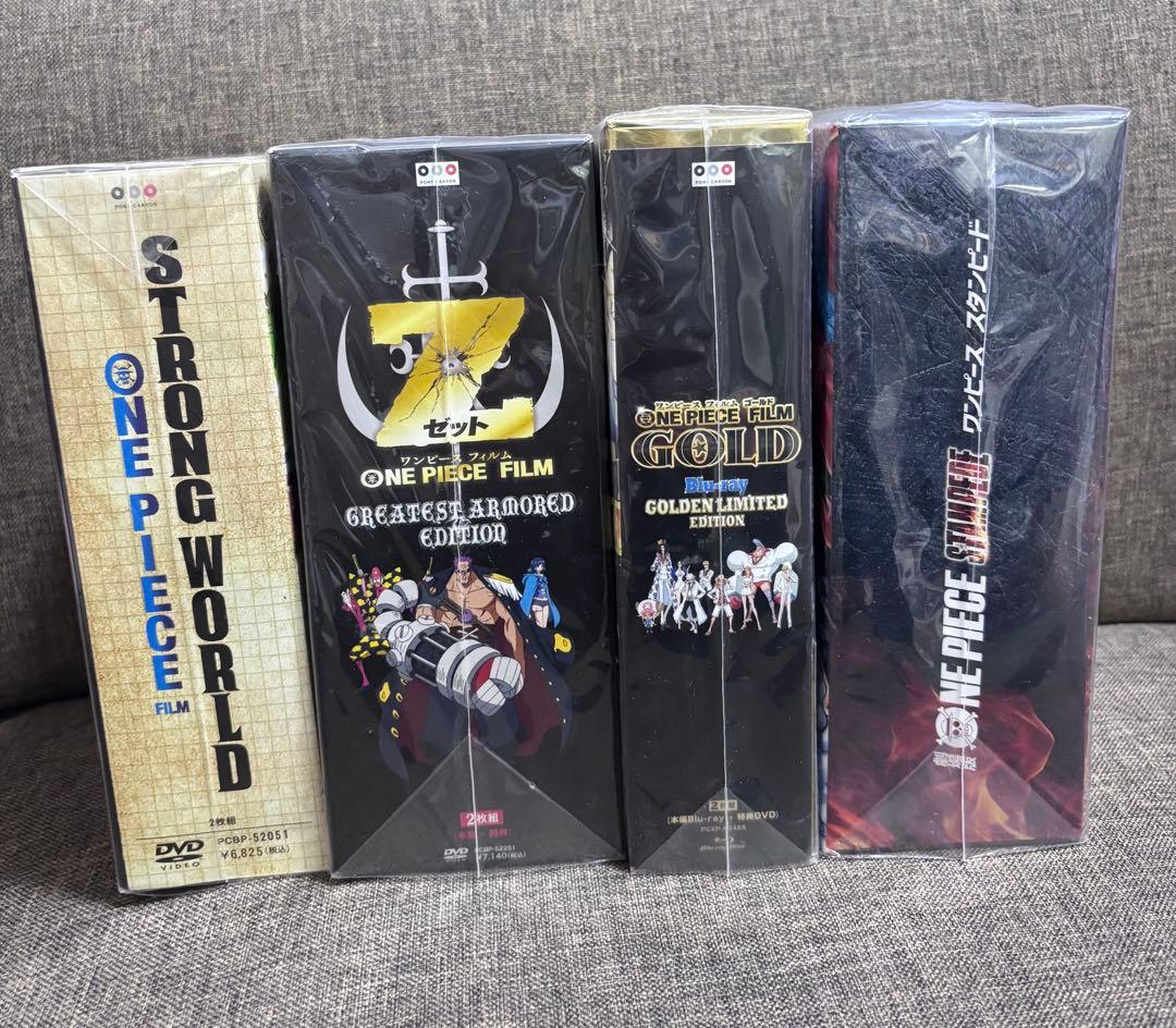 ワンピース 劇場版DVD ブルーレイ4枚セット　限定版　特典付き