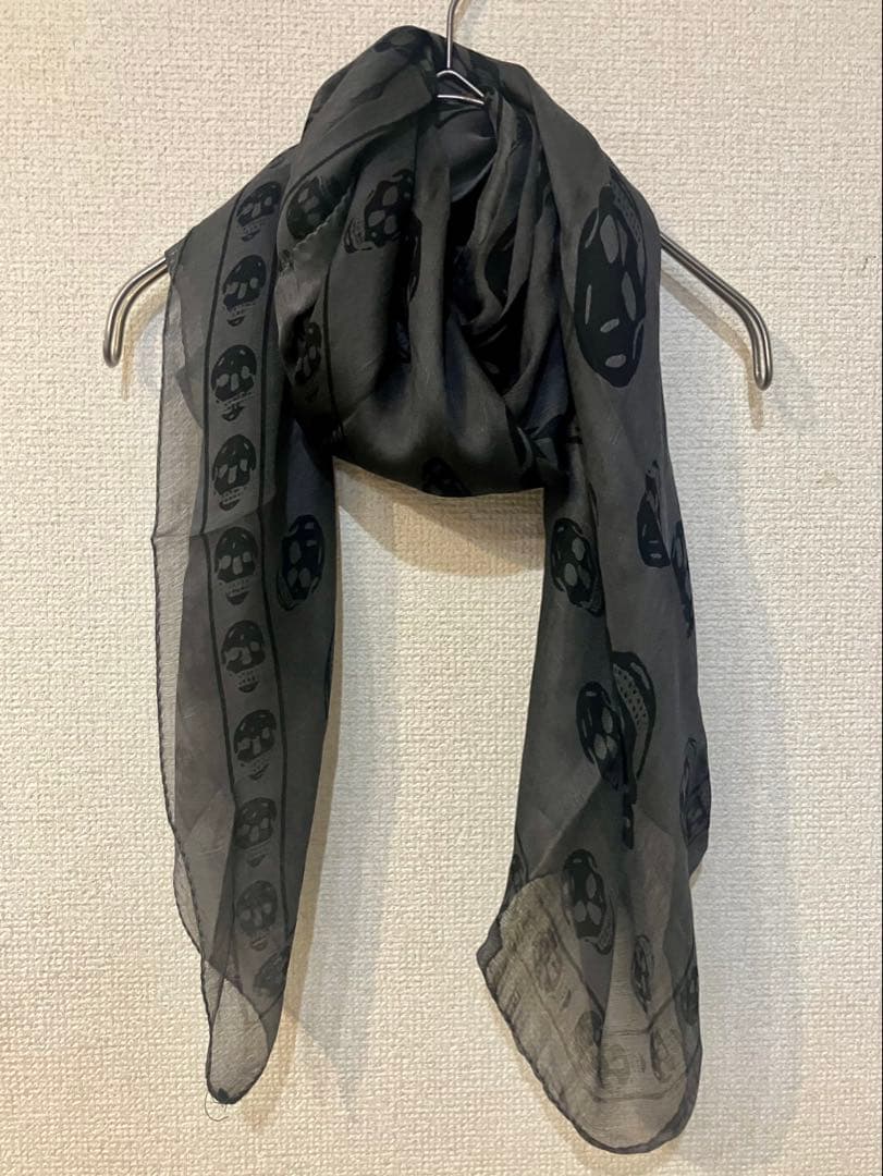 紫*苑様 ALEXANDER MCQUEEN スカルストール　グレー×ブラックプ