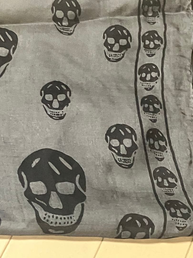 紫*苑様 ALEXANDER MCQUEEN スカルストール　グレー×ブラックプ