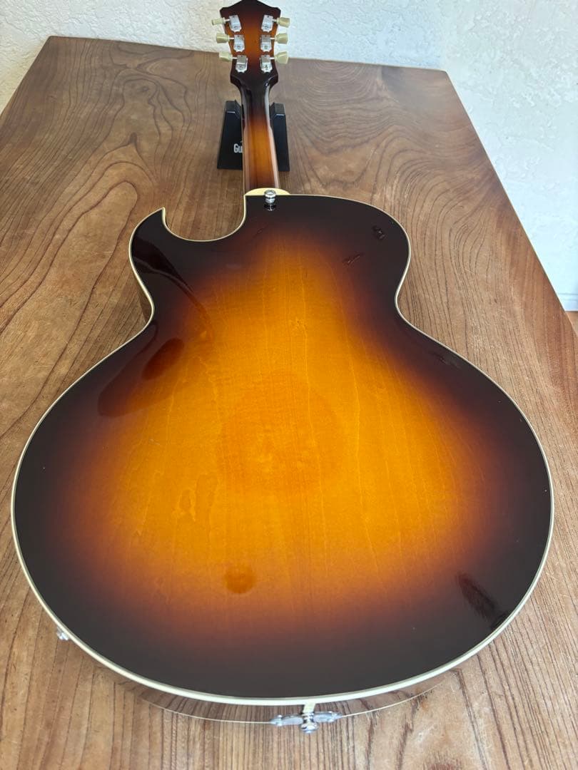 Eastman AR-175CE Sunburst 純正ハードケース付属