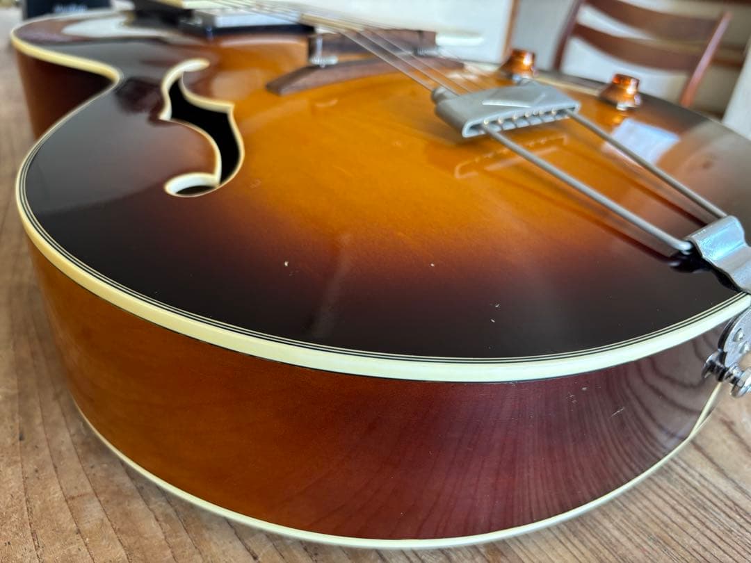 Eastman AR-175CE Sunburst 純正ハードケース付属