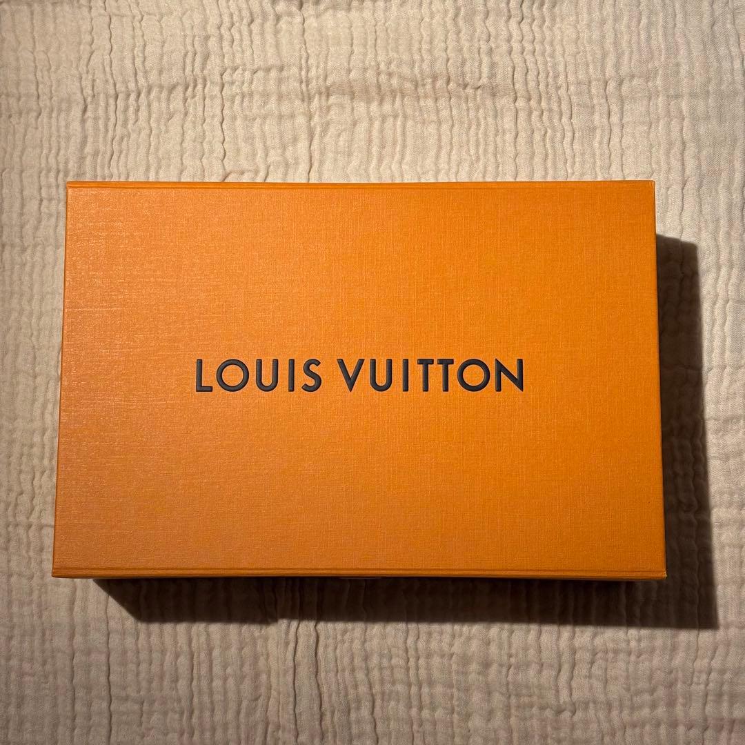 ルイヴィトン　マフラー・オンリー LV・ミニ コンフィ