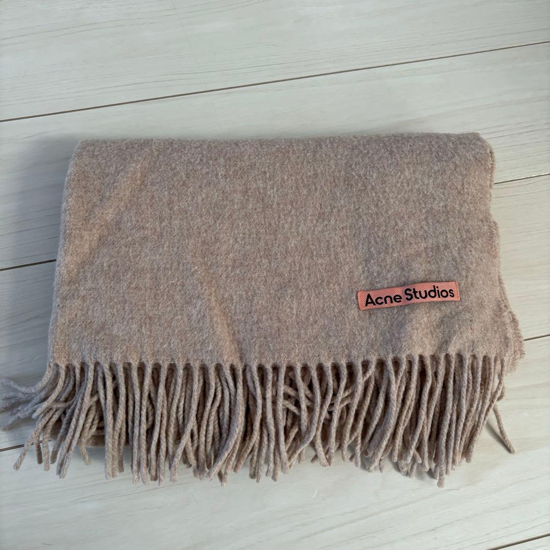 acne studios マフラー　ベージュ