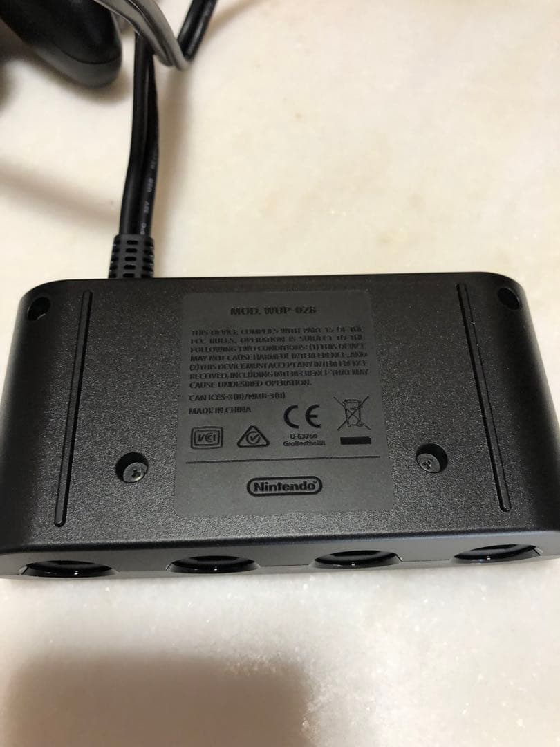 純正品　ゲームキューブコントローラ　スマブラブラック　接続タップ