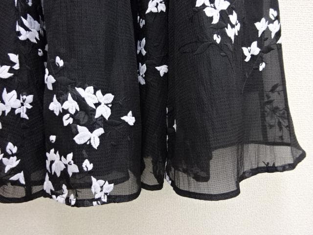 新品　FRAY I.D　シアーマグノリアスカート　黒 お花刺しゅう