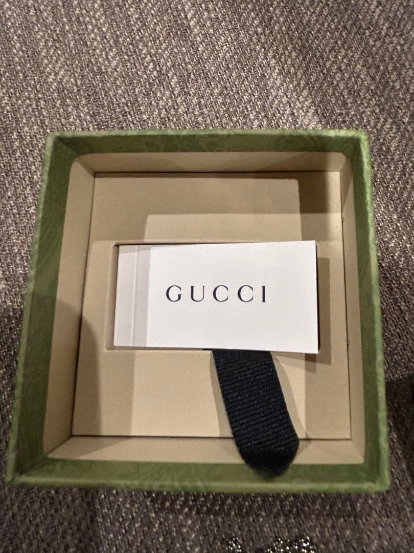 GUCCI シルバーネックレス ロゴペンダント
