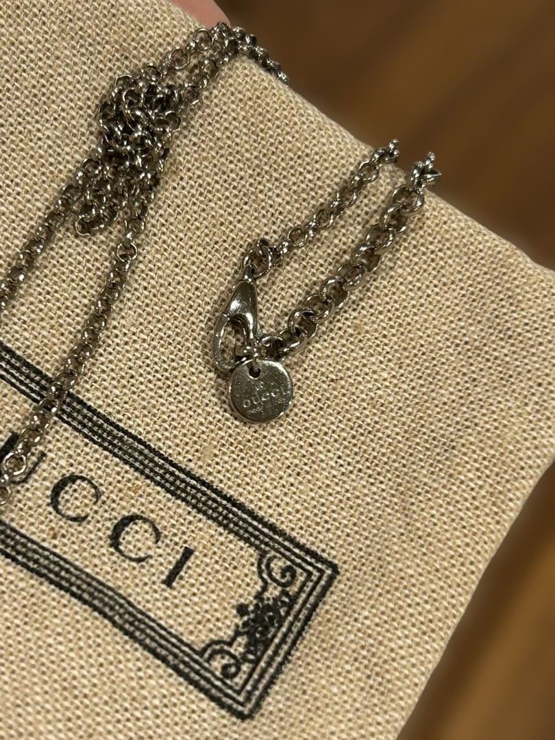 GUCCI シルバーネックレス ロゴペンダント
