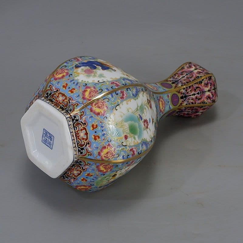 琺瑯彩蒔絵窓花鳥蒜頭瓶 景徳鎮 陶磁器 装飾品 現代工芸品 美術品 置物