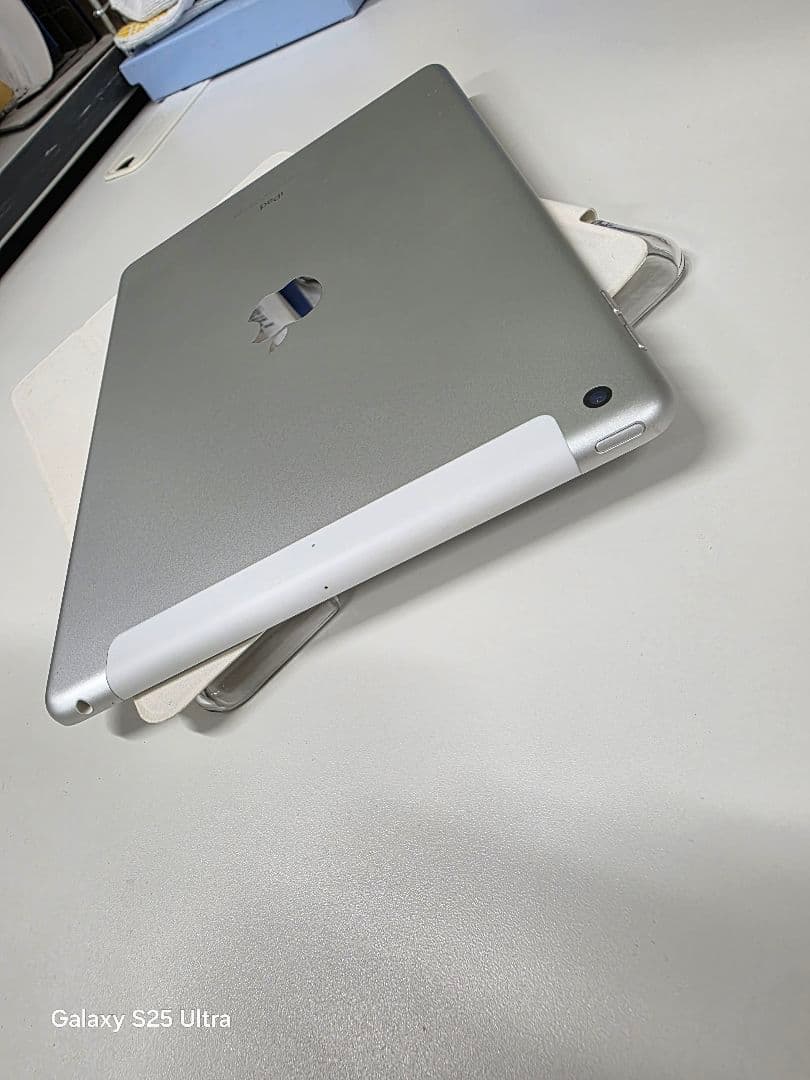 iPad第6世代32GB「美品」茄子