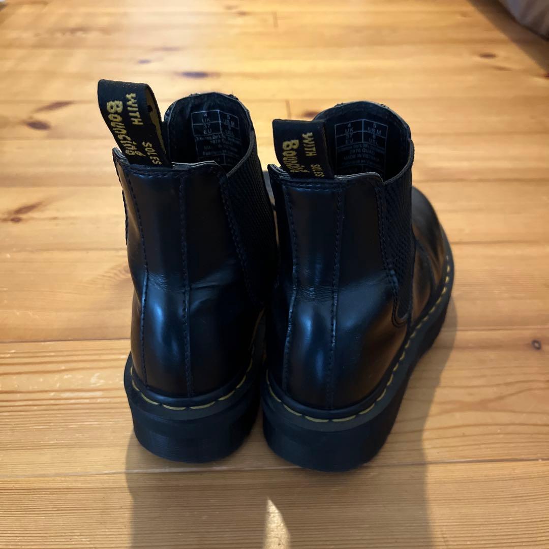 Dr. Martens チェルシーブーツ