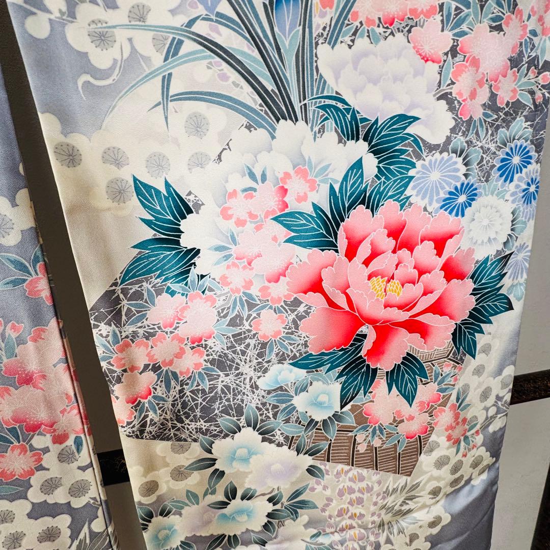 美品　現代　振袖　成人式　着物　正絹　163裄68 シルバー　水色　ピンク　花柄